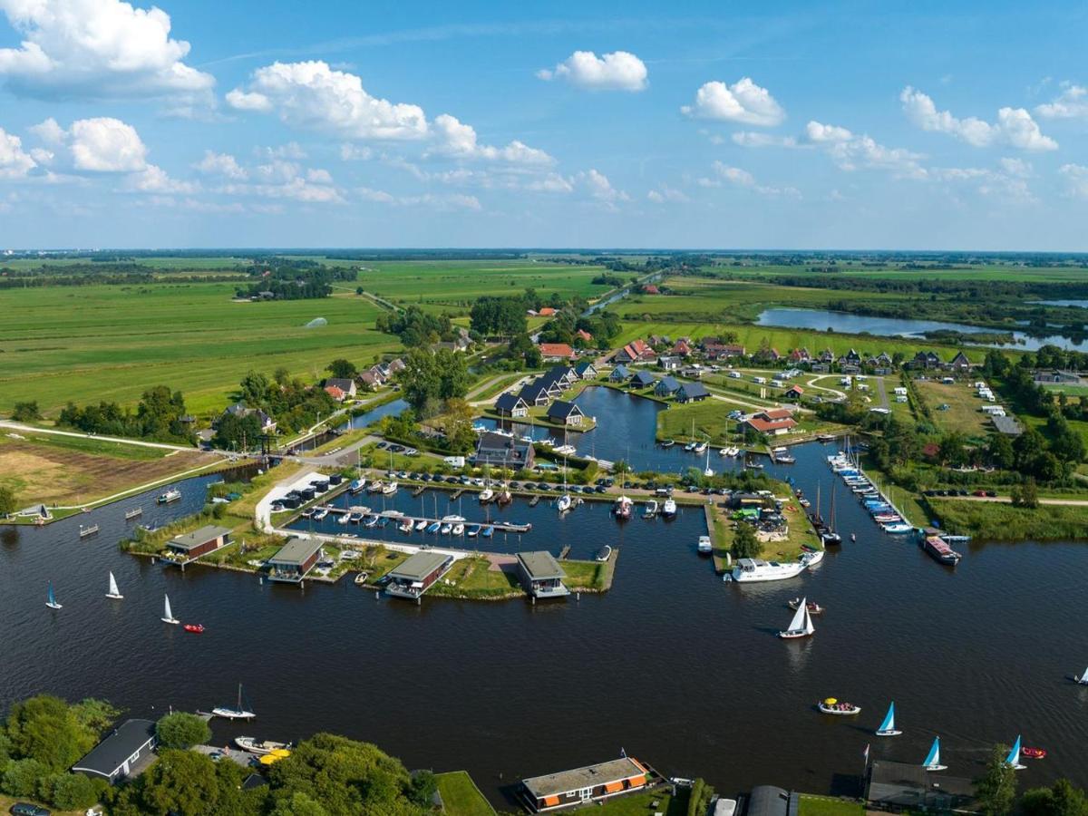 Landal Waterpark De Alde Feanen Hotel De Veenhoop Exterior photo