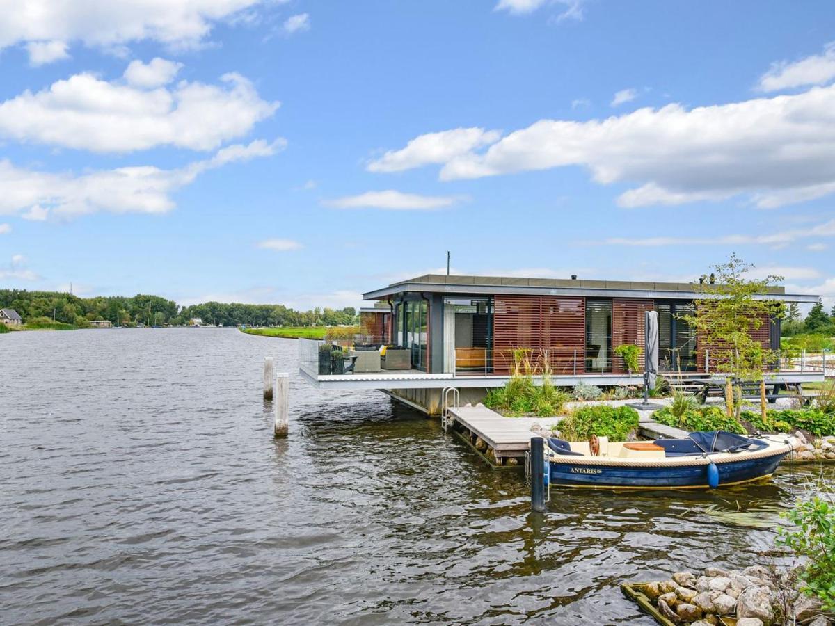 Landal Waterpark De Alde Feanen Hotel De Veenhoop Exterior photo